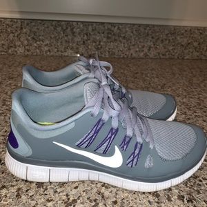 NIKE FREE WOMENS SZ 8
